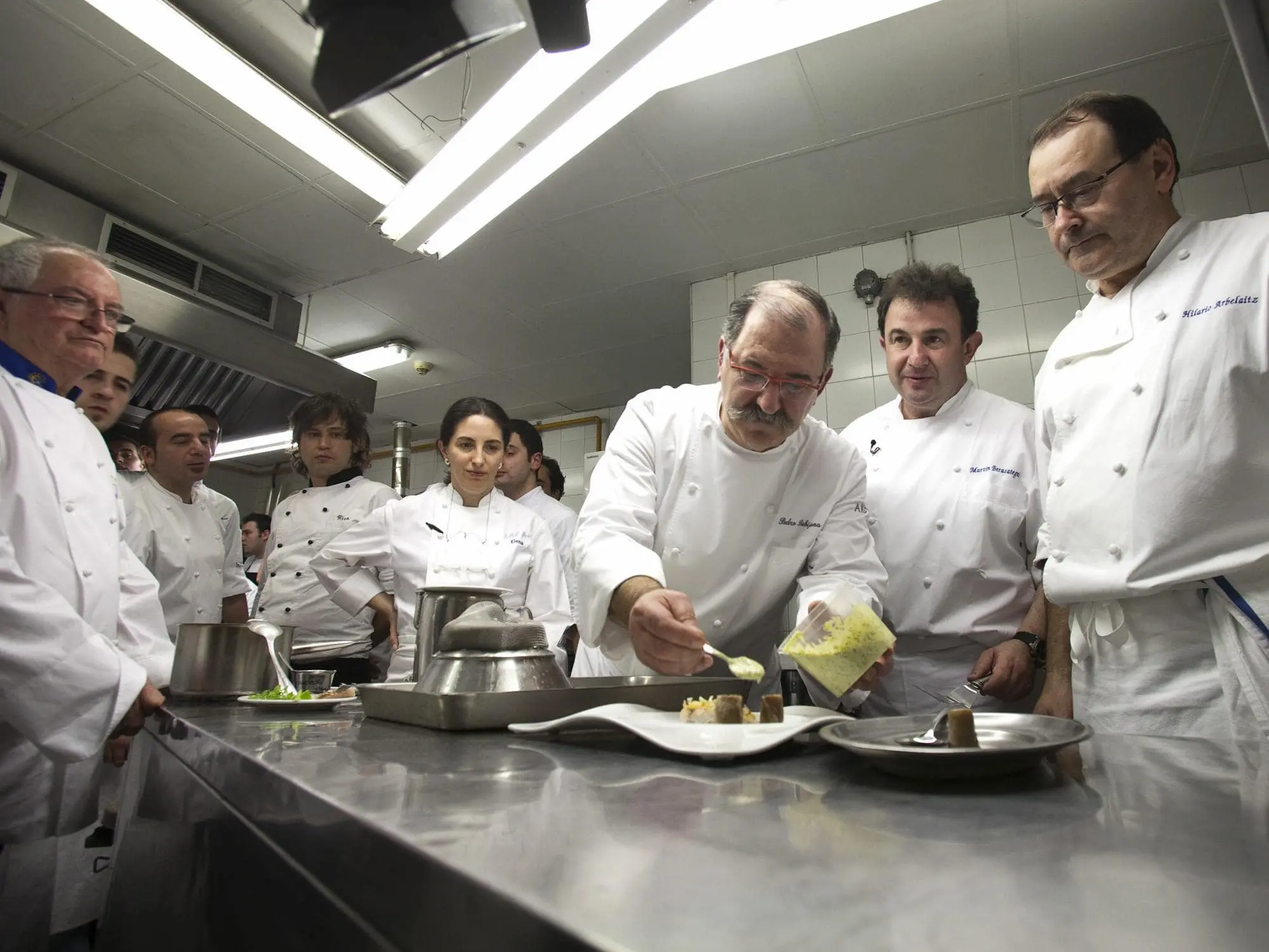 19 Estrellas Michelín y Mejor destino gastronómico (Saveur)