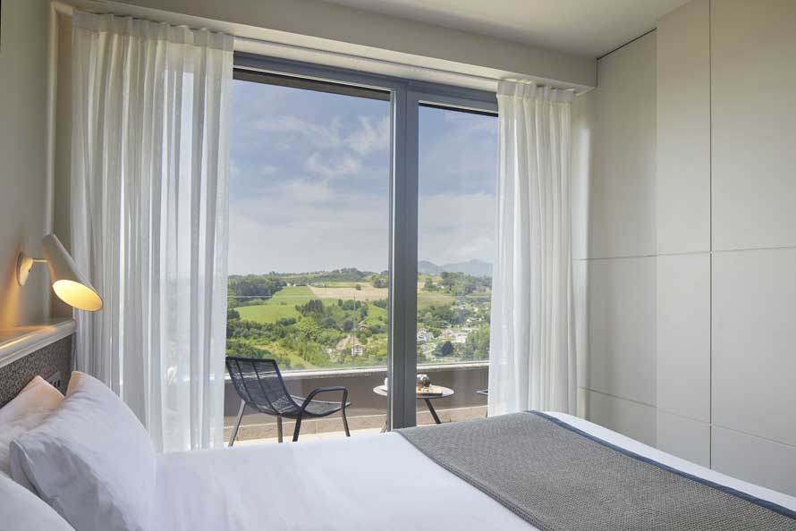 FEELFREE STAYS BASOA