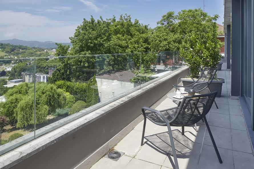 FEELFREE STAYS BASOA