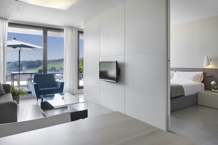 FEELFREE STAYS BASOA