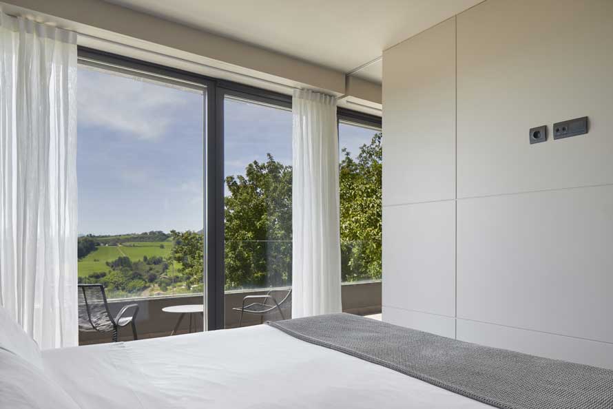 FEELFREE STAYS BASOA