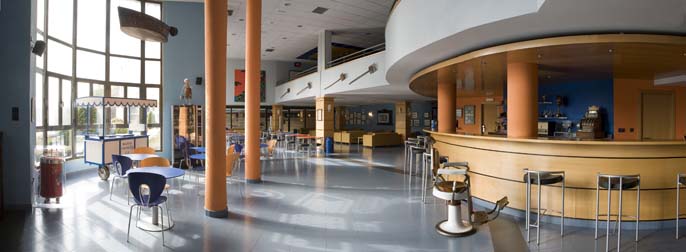 Zona de estar-Cafetería