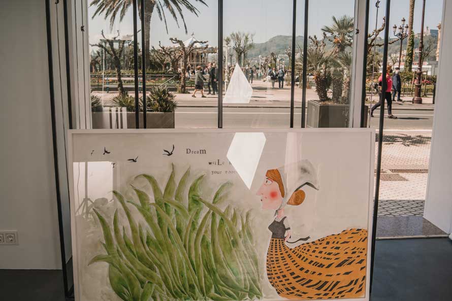 SILVIA & THE SPYGLASS