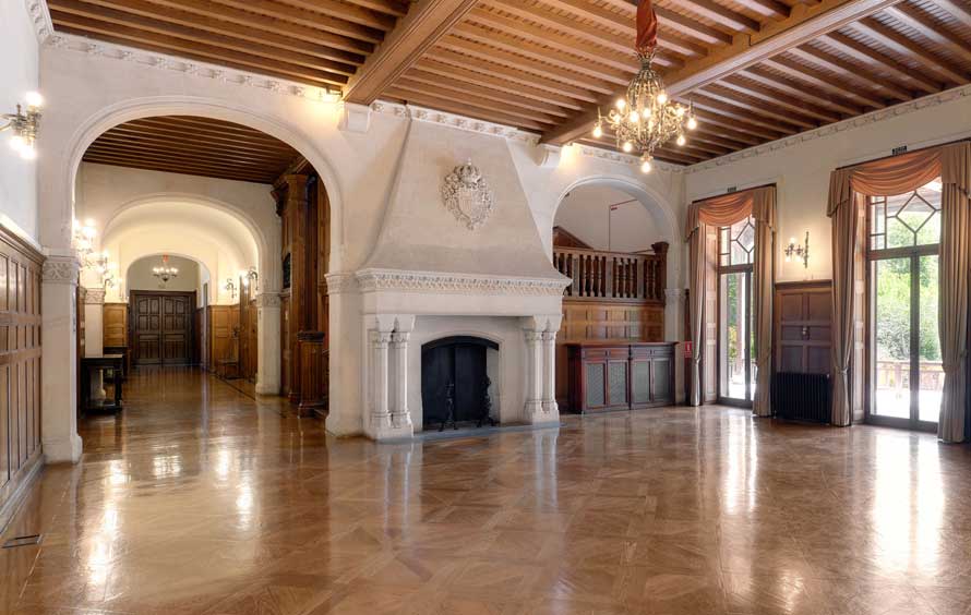 HALL SUR